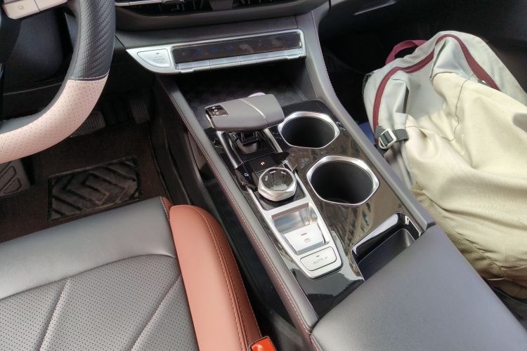 长安 逸动 2024款 PLUS 蓝鲸NE 1.4T GDI DCT高能版中控内饰18