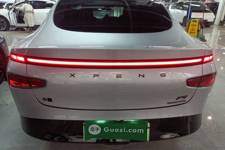 小鹏P7 2023款 P7i 610 Max 性能版车身外观6