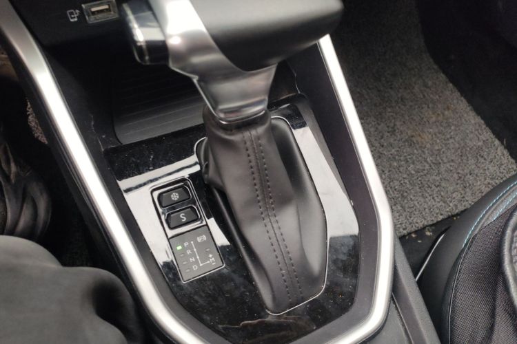 雪铁龙C3-XR 2021款 190THP DCT致尚版中控内饰18