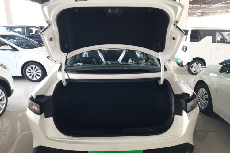 长安 逸动 2024款 1.5T GDI自动 尊贵型机舱底盘23