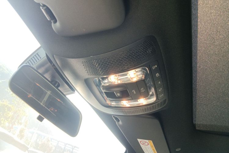 奔驰A级 2022款 改款三 A 200 L 运动轿车时尚型中控内饰22