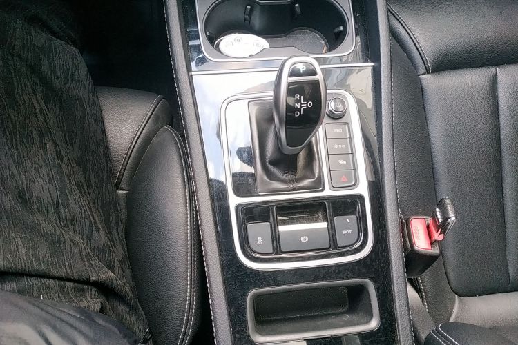 比亚迪 宋MAX 2019款 1.5T 自动智联睿进型 6座 国VI中控内饰18