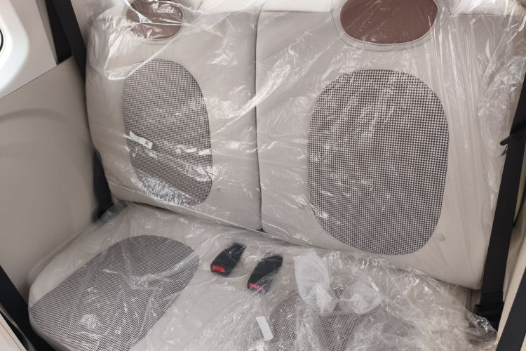 奔腾小马 2025款 222km 灵动马中控内饰21