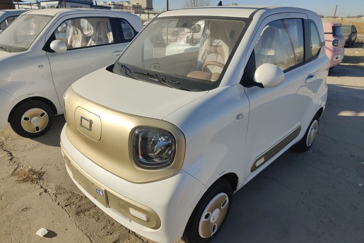 奔腾小马 2026款 222km 萌趣马 Plus车身外观1