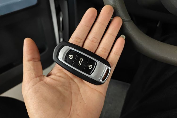 吉利银河 2023款 熊猫mini 200km 灵动熊中控内饰11