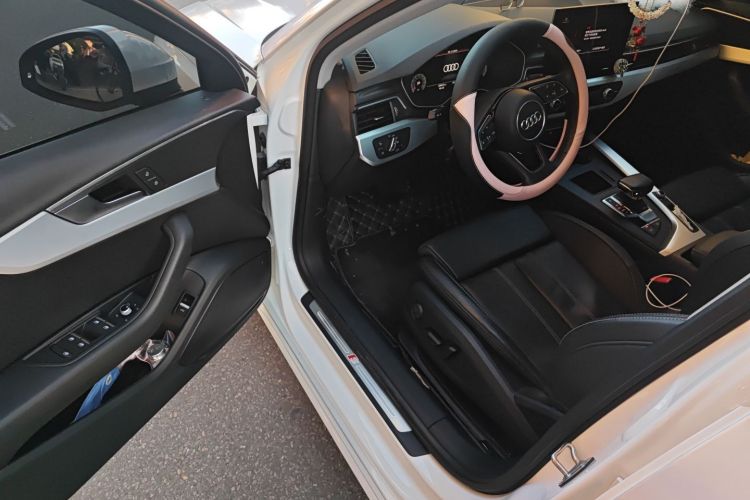 奥迪A4L 2022款 40 TFSI 时尚动感型中控内饰20