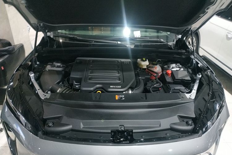 别克 昂科威 2025款 25T 进享白金版机舱底盘24