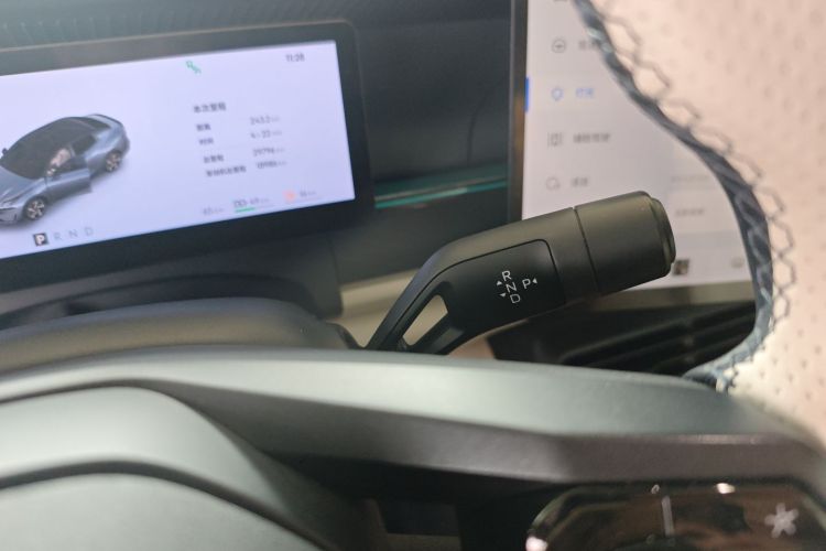 领克07 2024款 EM-P 126长续航 Ultra中控内饰18