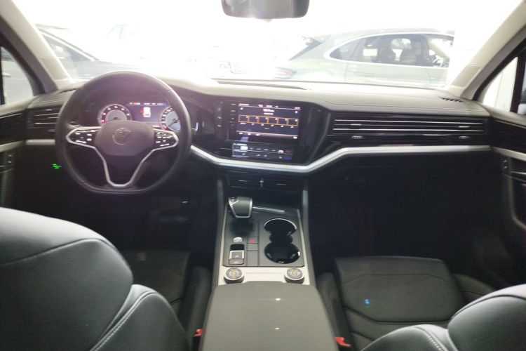 大众 途锐 2021款 2.0TSI 领航特别版中控内饰12