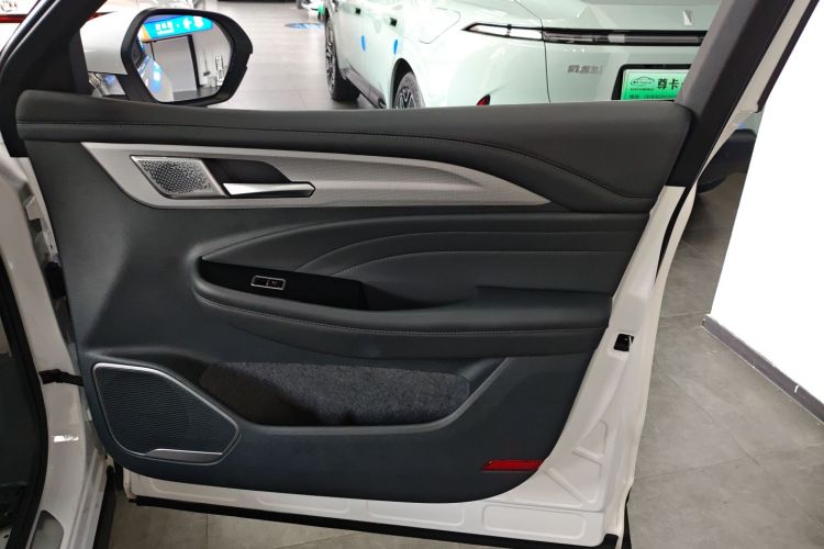 ARCFOX极狐 极狐 阿尔法T(ARCFOX αT) 2023款 480 森林版 175kW中控内饰42