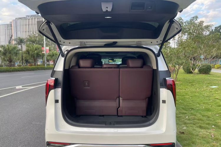 别克 世纪 2023款 2.0T 七座蕴世版机舱底盘23