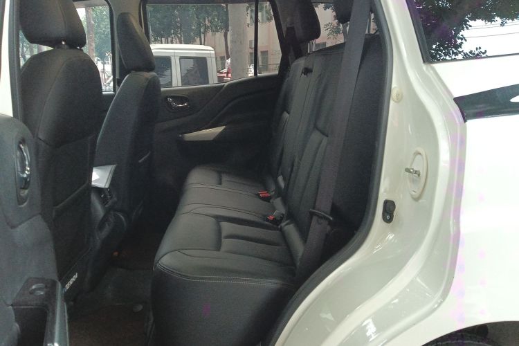 日产 途达 2020款 2.5L XV 4WD 自动四驱旗舰版中控内饰21