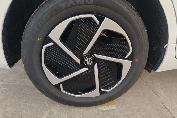 名爵 MG4 EV 2026款 437 从容版车身外观6008