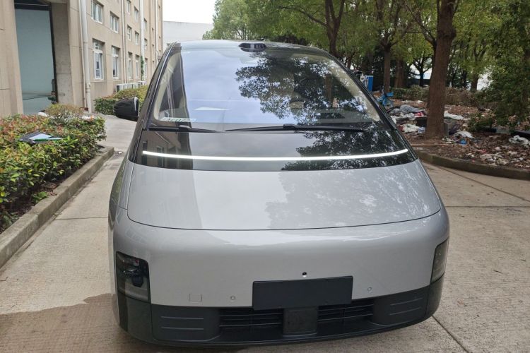 理想汽车 理想MEGA 2025款 Home 家庭特别版车身外观6001