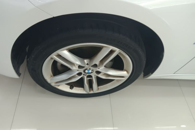 宝马1系 2022款 120i M运动曜夜版车身外观6007