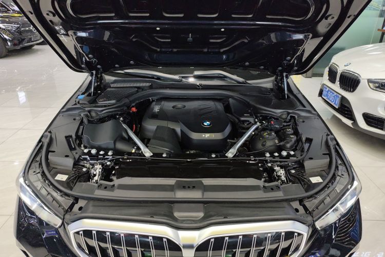 宝马5系 2024款 525Li M运动套装机舱底盘24