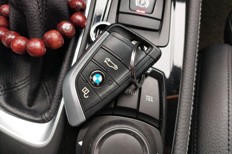 宝马2系旅行车 2016款 218i 运动设计套装中控内饰7001