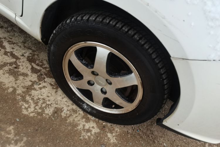 吉利汽车 熊猫经典 2014款 CROSS 1.5L 自动精英型车身外观10