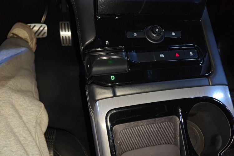 蔚来ES8 2018款 创始版中控内饰18