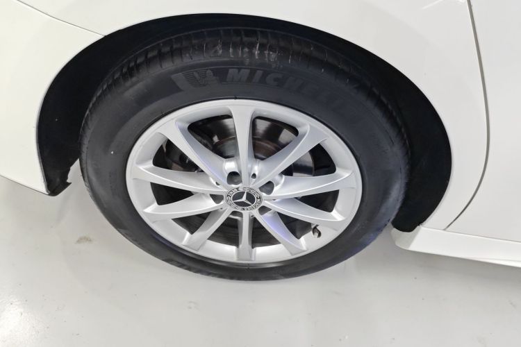 奔驰A级 2021款 A 200 L 运动轿车时尚型车身外观6003