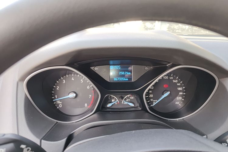 福特 福克斯 2015款 两厢 1.6L 自动舒适型局部细节14