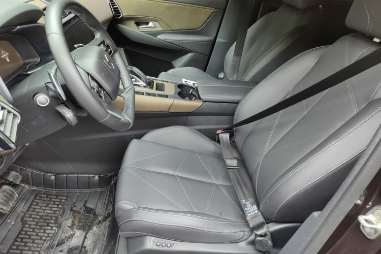 DS 7 2020款 35THP 蒙马特版中控内饰19