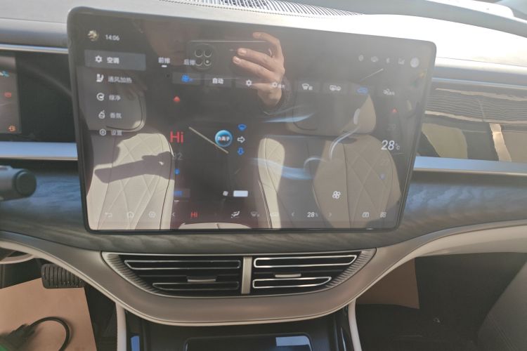 腾势D9 2024款 DM-i 980 四驱尊贵型中控内饰16