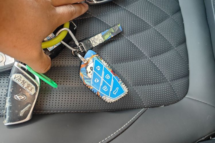 上汽大通MAXUS 大通G90 2022款 2.0T 星云七座版中控内饰11