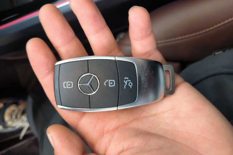 奔驰GLB 2021款 GLB 200 动感型中控内饰7001