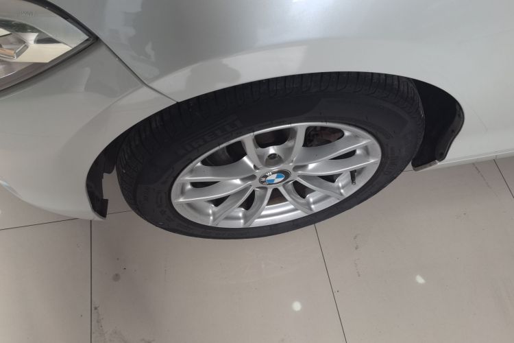 宝马1系(进口) 2016款 118i 领先型车身外观6002