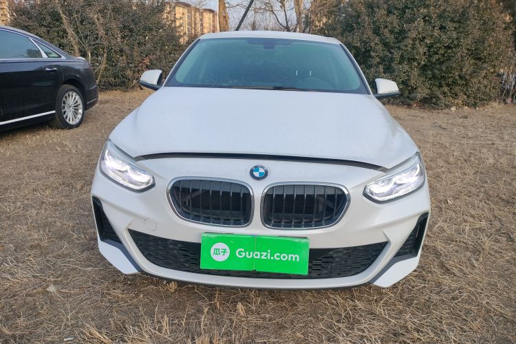 宝马1系 2021款 120i M运动版车身外观6001