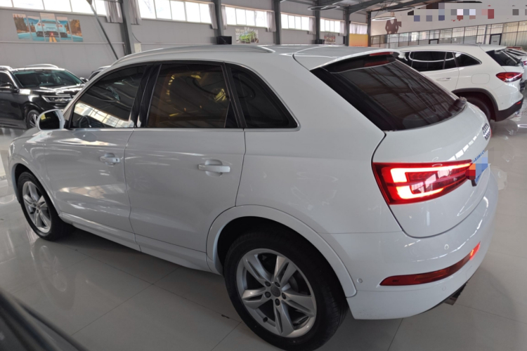 奥迪Q3 2017款 30 TFSI 风尚型车身外观4