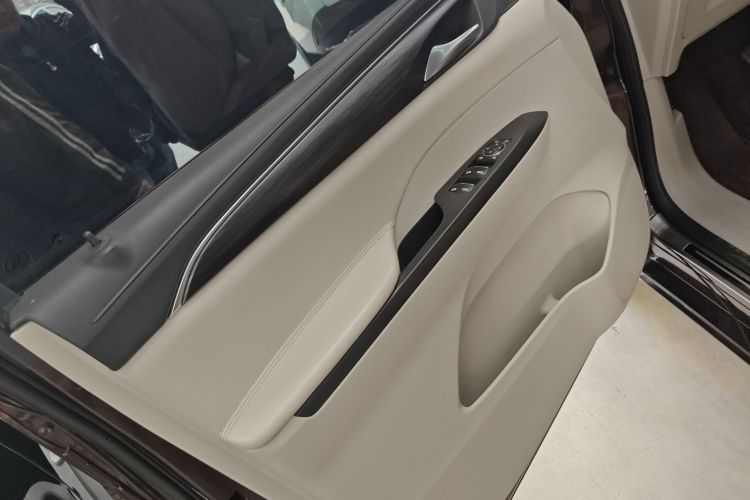 别克GL8 2020款 ES陆尊 653T 舒适型中控内饰47