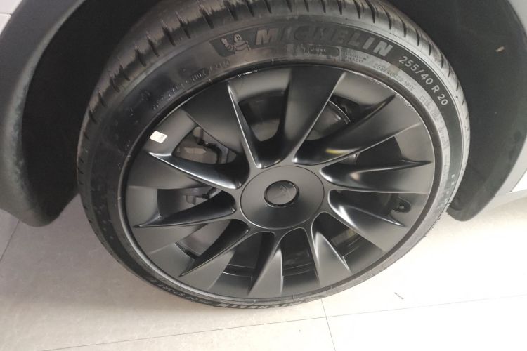 特斯拉 Model Y 2024款 长续航全轮驱动版车身外观6008