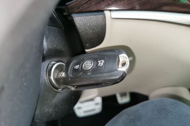 别克 威朗 2019款 三厢 15S 自动领先型中控内饰7001