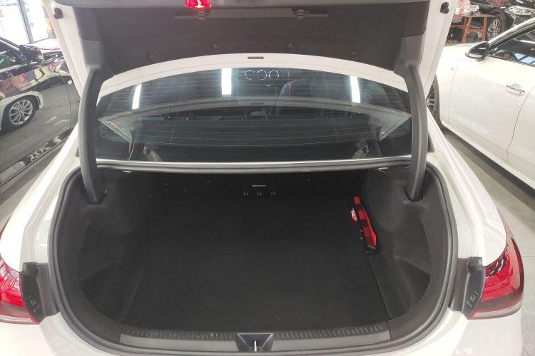 奔驰A级 2021款 A 200 L 运动轿车动感型机舱底盘23