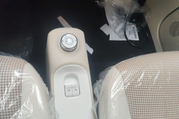 五菱汽车 宏光MINIEV 2024款 第三代 215km 青春版中控内饰18