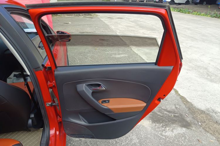 大众 Polo 2016款 1.4L 手动风尚型中控内饰45