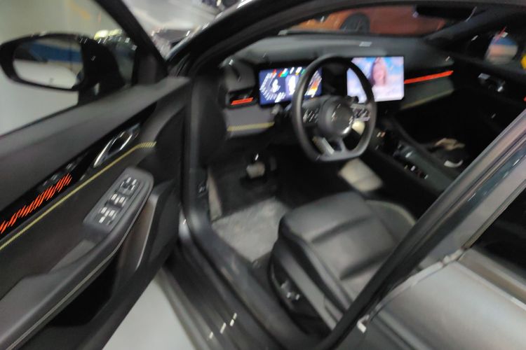 领克03 2023款 2.0TD DCT劲Pro中控内饰7003