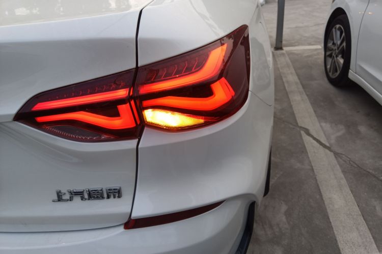 雪佛兰 科鲁泽 2023款 1.5L 双离合悦享版车身外观9