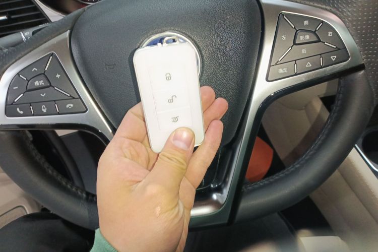 比亚迪 宋MAX新能源 2019款 DM 1.5T 智联致耀型 6座 国VI中控内饰11