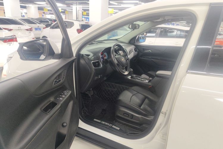 雪佛兰 探界者 2019款 535T 自动驭界版 国VI中控内饰7003