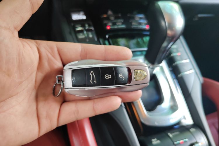 保时捷 2015款 Cayenne 3.0T中控内饰7001