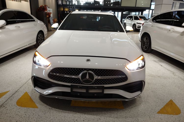 奔驰C级 2022款 改款 C 200 L 运动版车身外观2