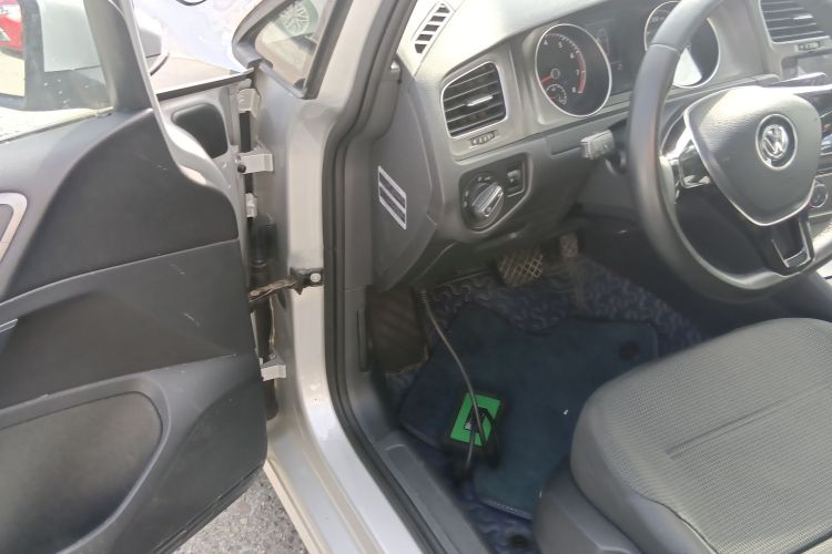 大众 高尔夫 2015款 1.6L 自动舒适型中控内饰7003