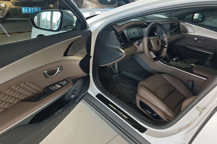 比亚迪 汉 2023款 DM-i 冠军版 121KM 精英型中控内饰20