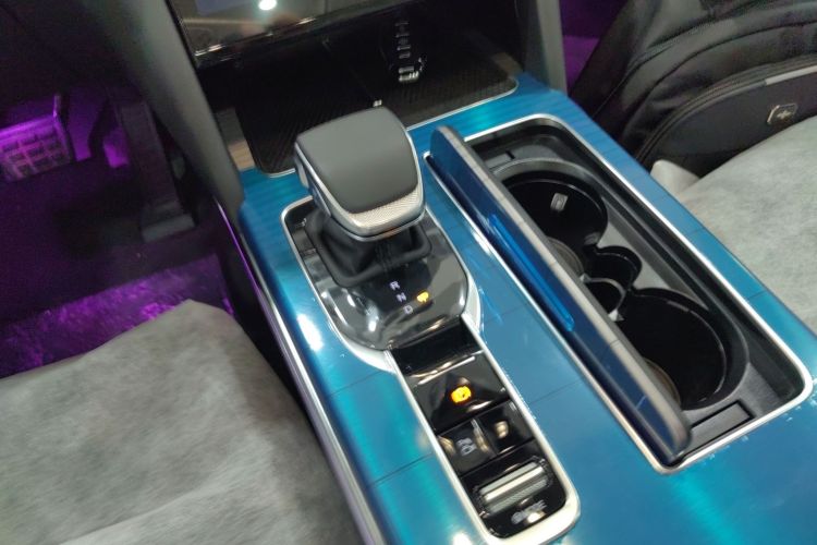 红旗HS7 PHEV 2024款 2.0T PHEV 四驱旗畅版 6座局部细节18