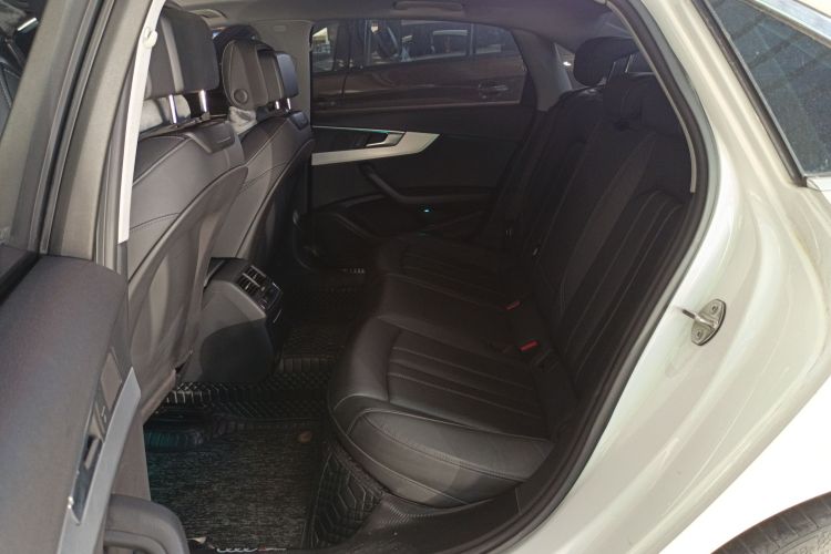 奥迪A4L 2020款 40 TFSI 时尚动感型中控内饰21