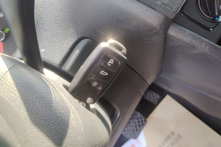 大众 Polo 2016款 1.4L 自动风尚型中控内饰7001