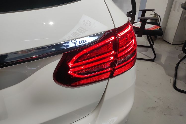 奔驰C级(进口) 2020款 C 200 旅行轿车车身外观9